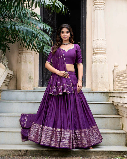 Lehenga choli violet foncé en soie Chanderi avec broderies tissées en zari