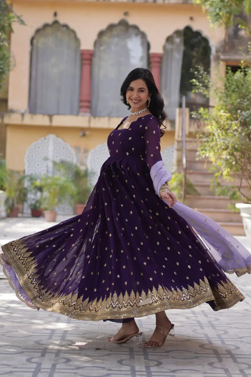 Robe Anarkali Longue Violet Foncé | Broderies de Sequins et Dupatta Contrasté