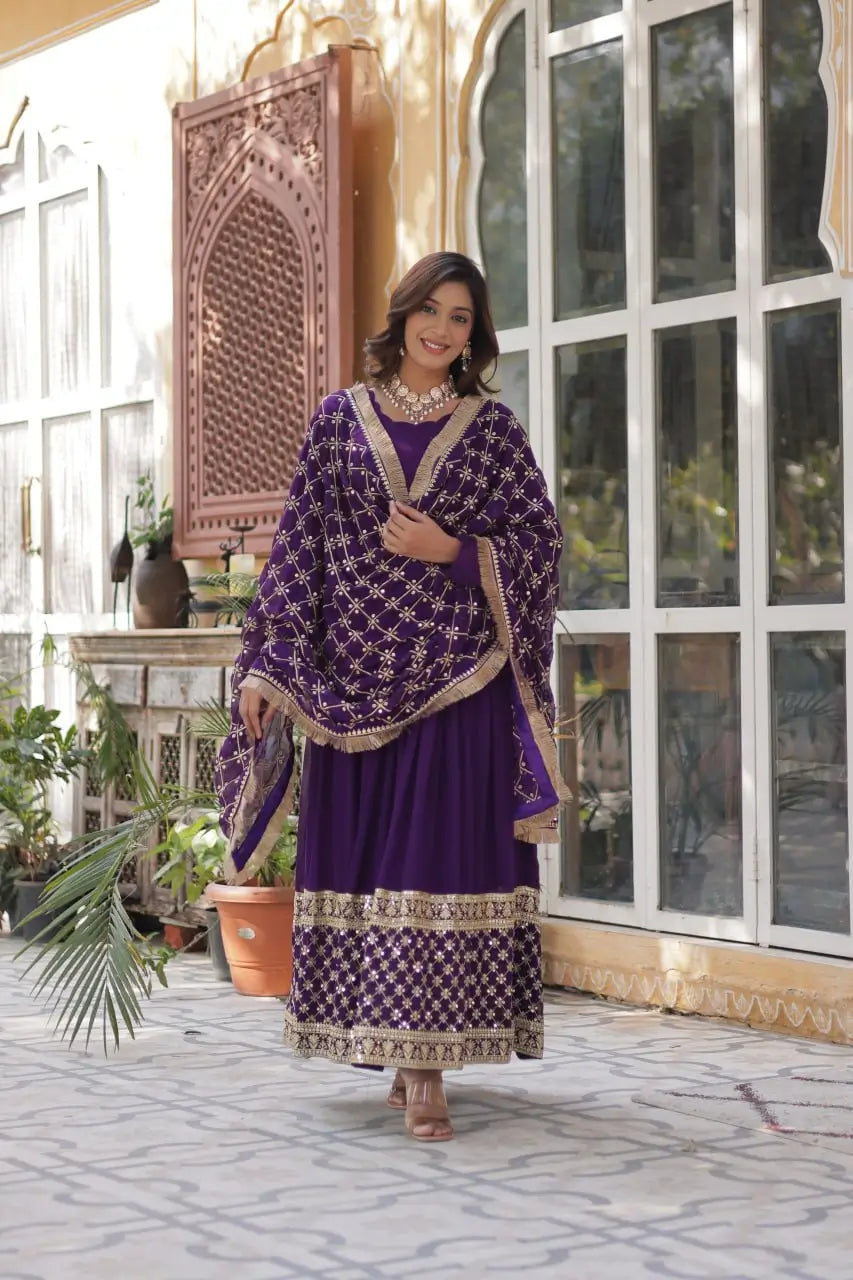 Longue Robe Violet Prune | Paillettes et Voile Richement Orné