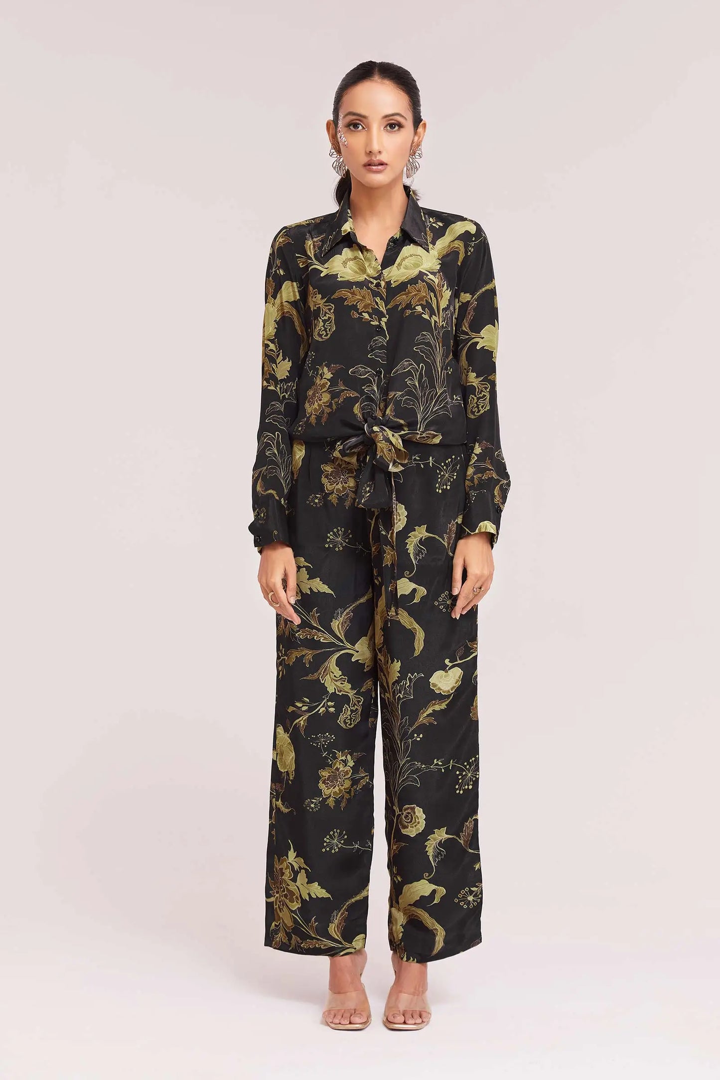 Trendiges schwarz-gelb bedrucktes Kombi-Set (Co-Ord Set)
