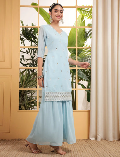 Salwar kameez bleu ciel en georgette avec broderie à sequins – Élégance aérienne et scintillante