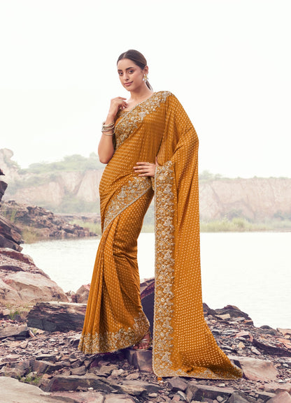 Sari jaune moutarde en pure soie satinée avec jacquard COLLECTION SAYAARAH
