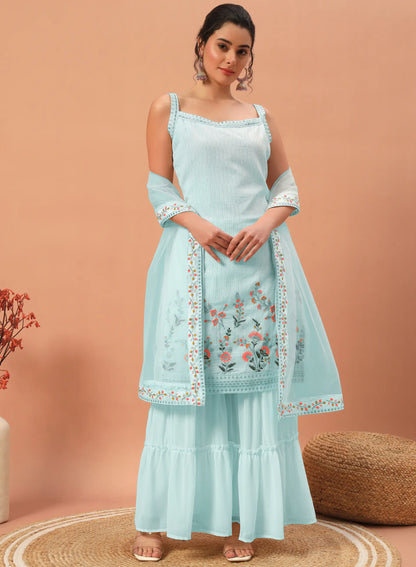 Ensemble salwar en georgette bleu ciel avec broderies à sequins – Élégance lumineuse et style traditionnel pour femme