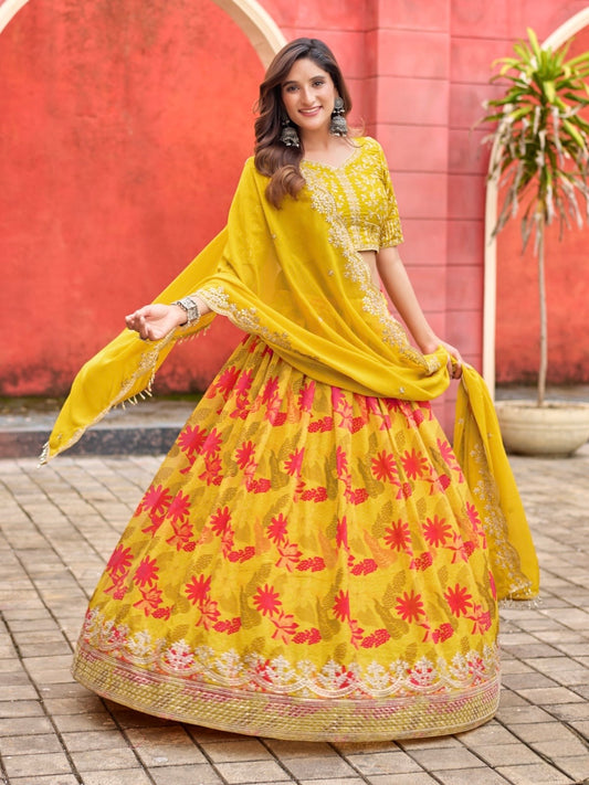 Eleganter rosa-grauer Braut-Lehenga mit Zarkan-Stickerei und Pailletten