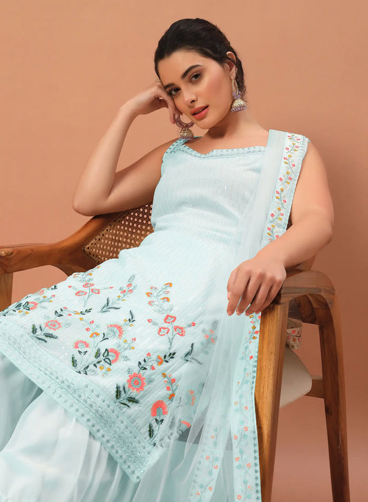 Ensemble salwar en georgette bleu ciel avec broderies à sequins – Élégance lumineuse et style traditionnel pour femme