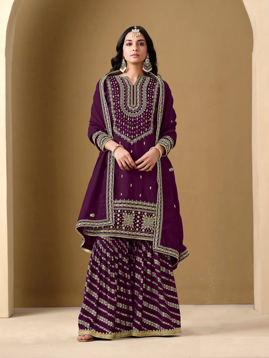 Dunkelviolettes Sharara-Set aus Kunstseide mit Fadenstickerei und Pailletten