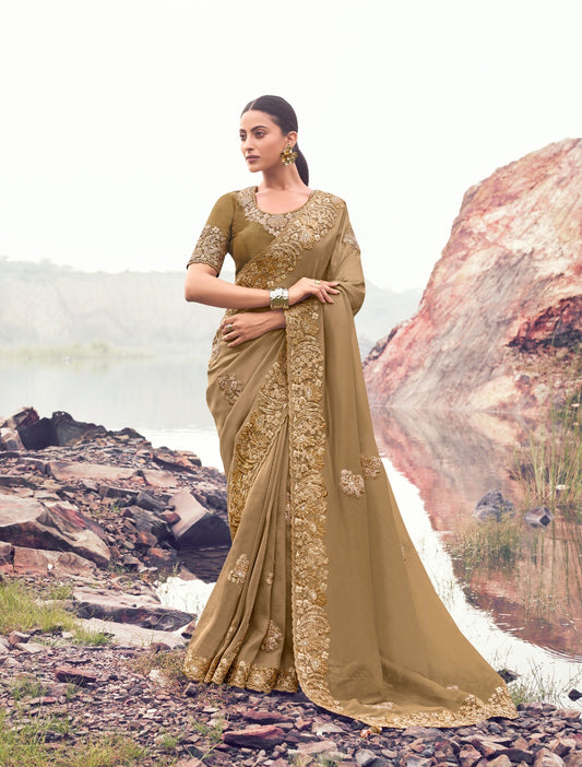 Sari beige foncé en pure soie Banarasi COLLECTION SAYAARAH