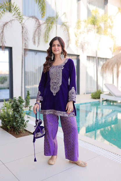 Ensemble Salwar Suit violet foncé et clair en velours et zari avec sac style batwa assorti COLLECTION ZOYA