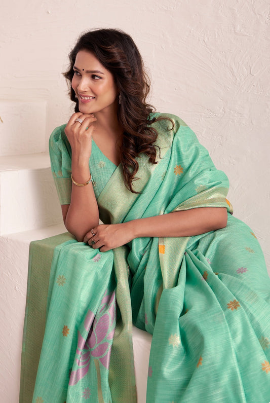 Sari bleu turquoise aux motifs romantiques de fleurs COLLECTION ISHITA