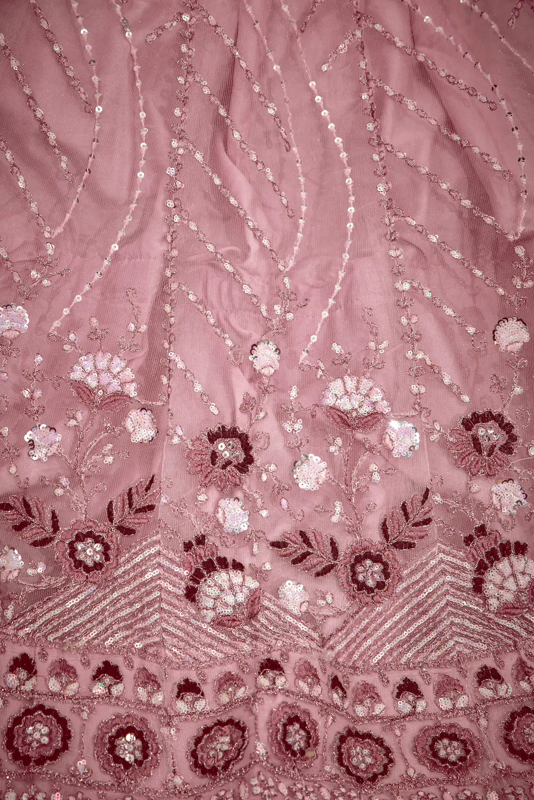 Lehenga Choli Pêche Rose Foncé en Tulle | Broderies de Fils et Sequins