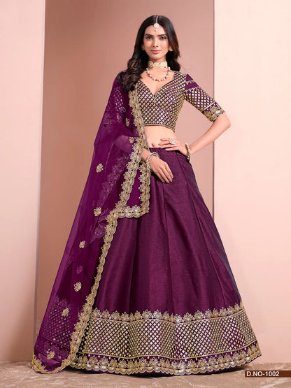Designer Lehenga Choli en soie art couleur violet raisin foncé avec broderie au fil et sequins