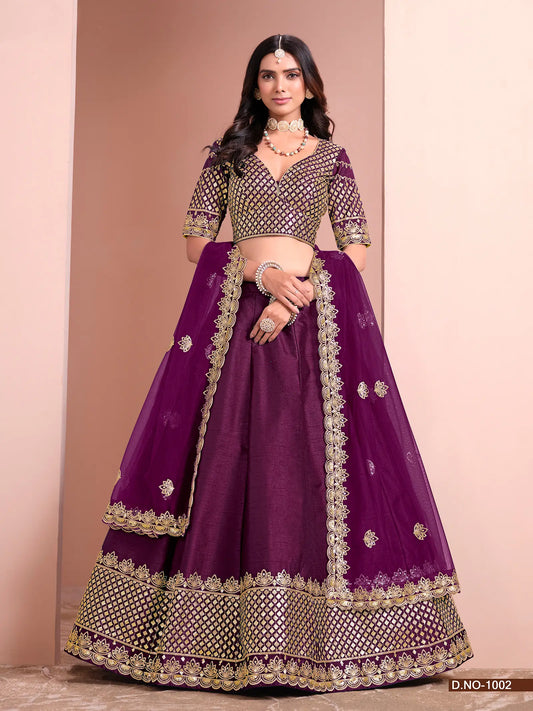Designer Lehenga Choli aus dunkeltraubenvioletter Kunstseide mit Fadenstickerei und Pailletten