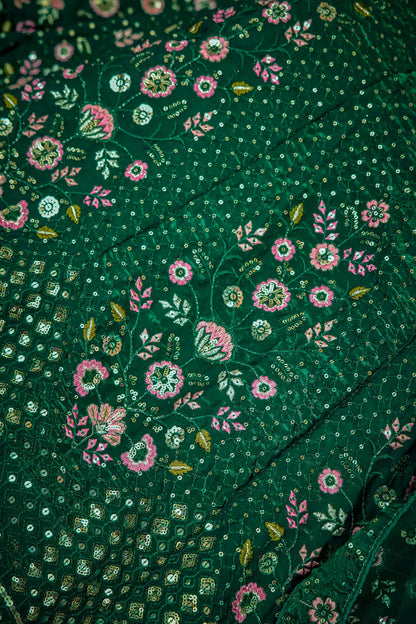 Lehenga Choli en filet vert avec broderie au fil et sequins