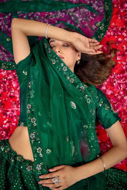 Lehenga Choli en filet vert avec broderie au fil et sequins