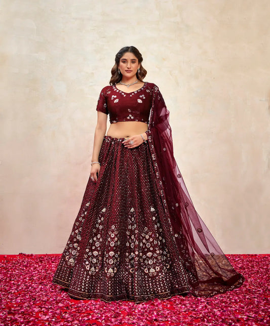 Burgunderroter Netz-Lehenga-Choli mit Fadenstickerei und Pailletten