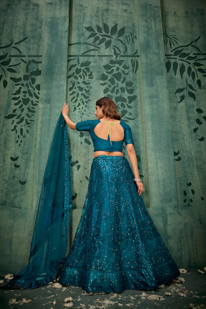 Lehenga Choli en filet bleu-vert cristal avec broderie au fil et sequins