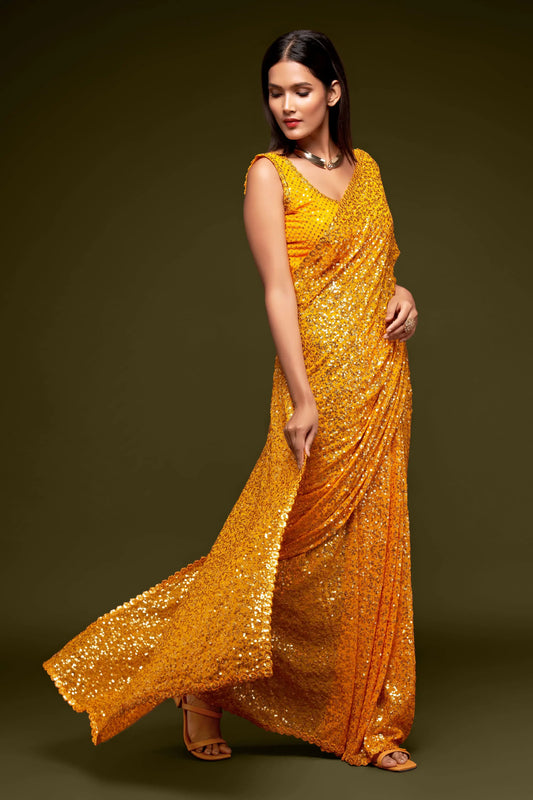 Safrangelber Georgette-Sari mit Fadenstickerei und mehreren Pailletten NAYA COLLECTION