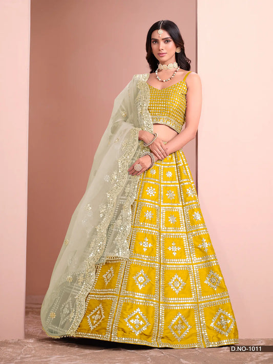 Lehenga Choli Jaune en Soie Artificielle avec Broderies au Fil et Paillettes