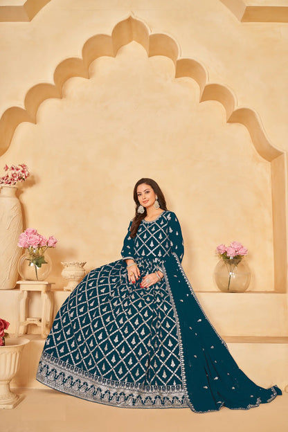 Robe en georgette bleu sarcelle avec broderie au fil et sequins