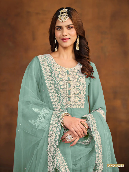 Himmelblaues Palazzo-Set aus Georgette mit Fadenstickerei und Pailletten