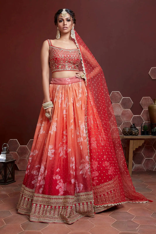 Lehenga orange lever de soleil avec imprimé numérique et broderie lourde, ornée de cristaux Swarovski et de véritables miroirs