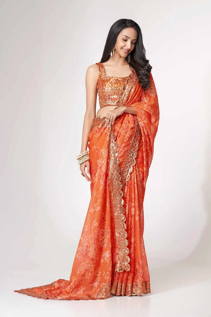 Sari Orange en Organza avec Imprimé Floral et Détails Pailletés