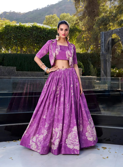 Beiges und violettes Tussar-Seiden-Lehenga-Choli-Set im indisch-westlichen Stil mit Blumenmuster