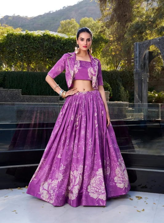 Beiges und violettes Tussar-Seiden-Lehenga-Choli-Set im indisch-westlichen Stil mit Blumenmuster