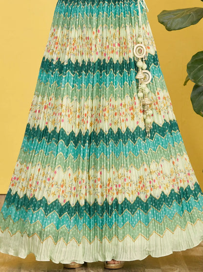 Lehenga vert pin avec imprimé numérique et broderie en fil, zari, sequins, ornée de véritables miroirs COLLECTION RHEA