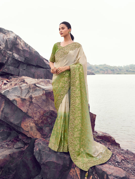Sari vert pistache ombré en pure soie avec jacquard COLLECTION SAYAARAH