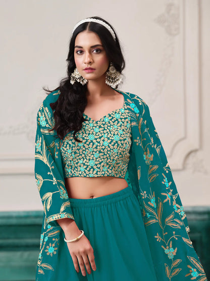 Blaues indo-westliches Georgette-Set mit Fadenstickerei und Pailletten 