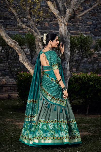 Lehenga Choli en soie Tussar vert de mer à imprimé floral