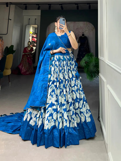Lehenga Choli en soie Tussar bleu royal avec imprimé floral