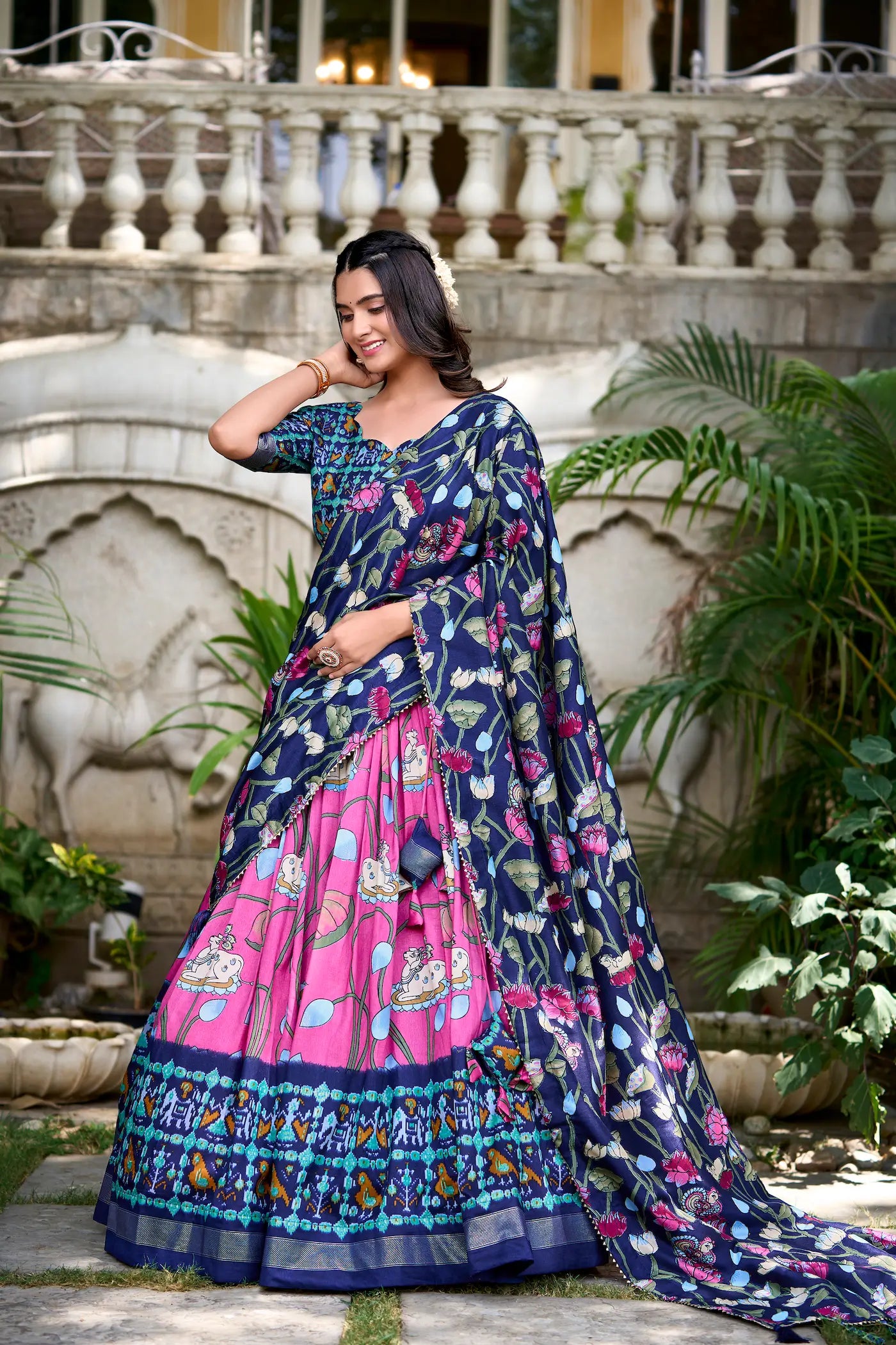 Lehenga Choli imprimé en soie Tussar rose et bleu Imprimé Kalamkari