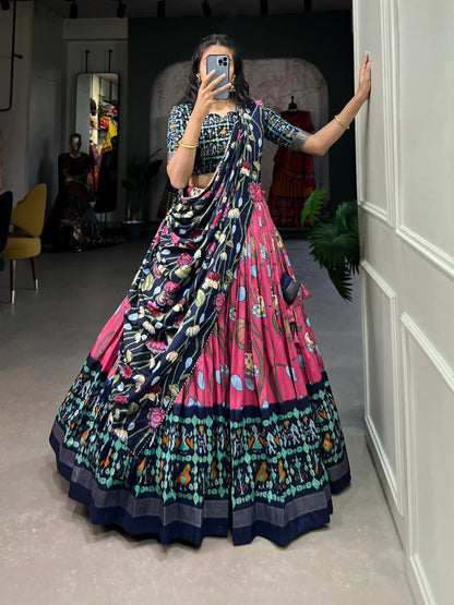 Lehenga Choli imprimé en soie Tussar rose et bleu Imprimé Kalamkari