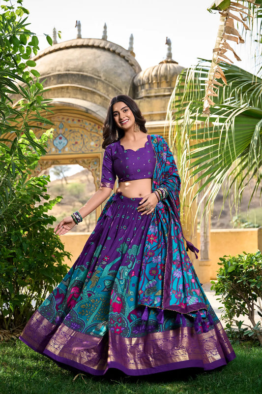Lehenga Choli aus roter Tussar-Seide mit Kalamkari-Print