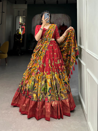Lehenga Choli Rouge en Soie Tussar avec Imprimés Kalamkari