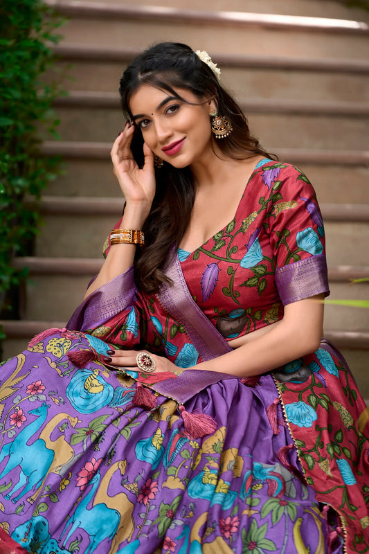Lavendelfarbener Dola-Seiden-Lehenga-Choli mit Kalamkari-Druck und Zari-Webarbeit