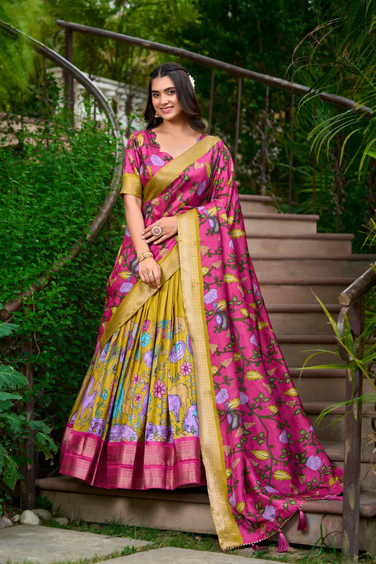 Senfgelber Dola-Seiden-Lehenga-Choli mit Kalamkari-Druck und Zari-Webarbeit
