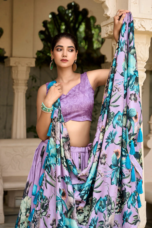 Lehenga Choli Lavande en soie Tussar Silk avec imprimé floral avec pendants traditionnels