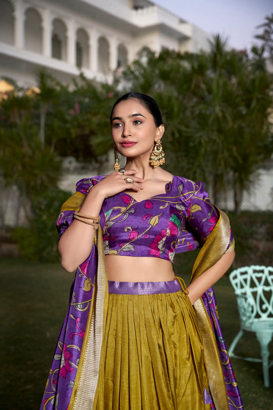 Senfgelber Lehenga Choli aus Dola-Seide mit Kalamkari-Print