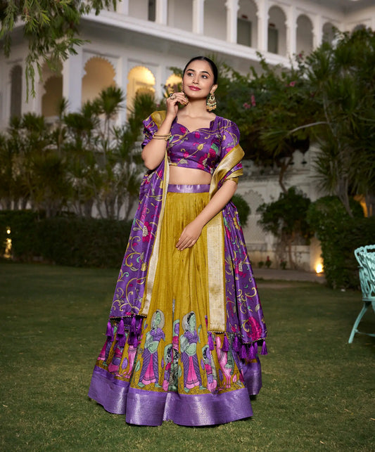 Senfgelber Lehenga Choli aus Dola-Seide mit Kalamkari-Print