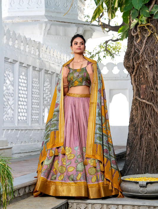 Hellrosa Dola-Seiden-Lehenga-Choli mit Kalamkari-Print
