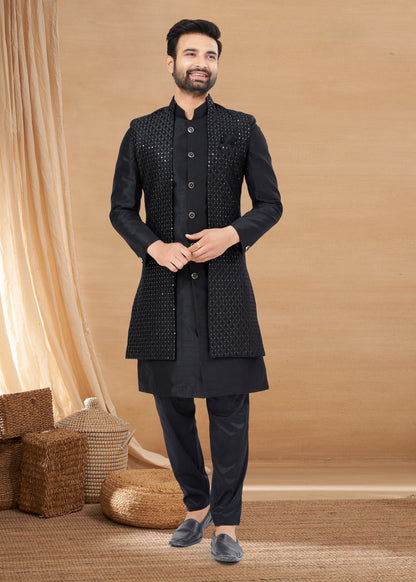 Ensemble Kurta noir avec veste scintillante en soie et viscose pure