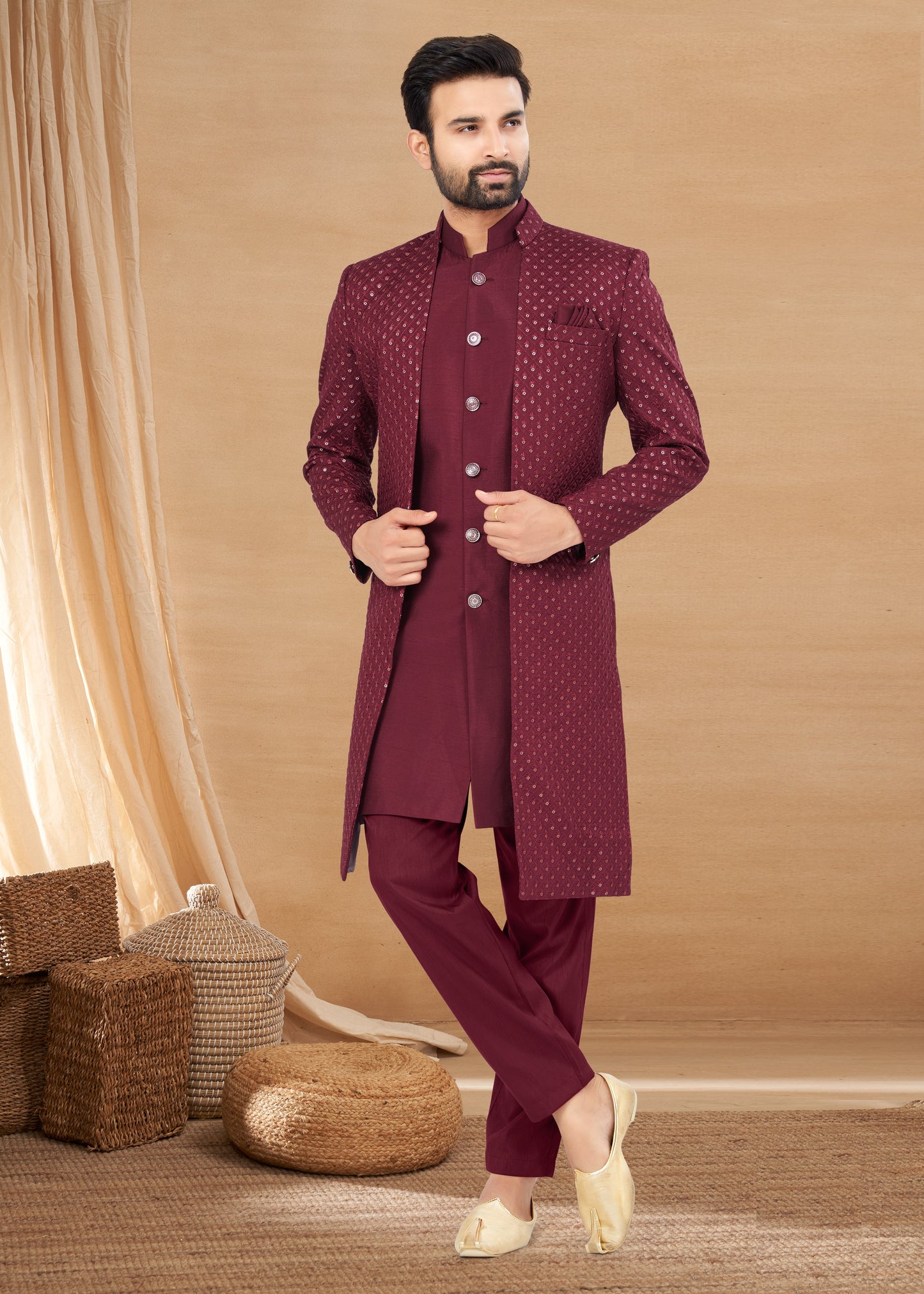 Ensemble Kurta rouge foncé avec veste de fête en soie et viscose pure