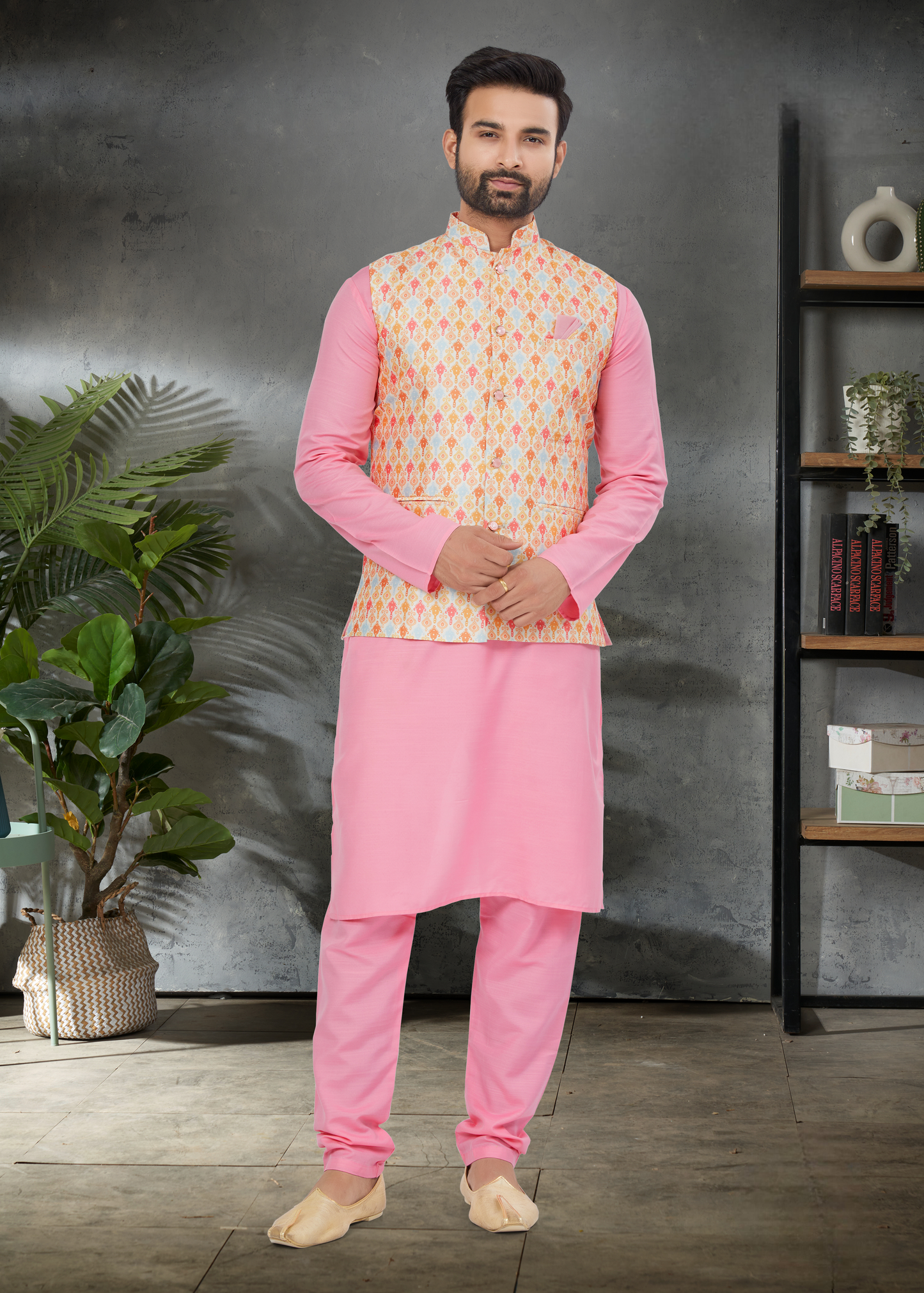 Ensemble Kurta rose dragée coton épais avec veste Koti rose multicolore soie imprimé digitale