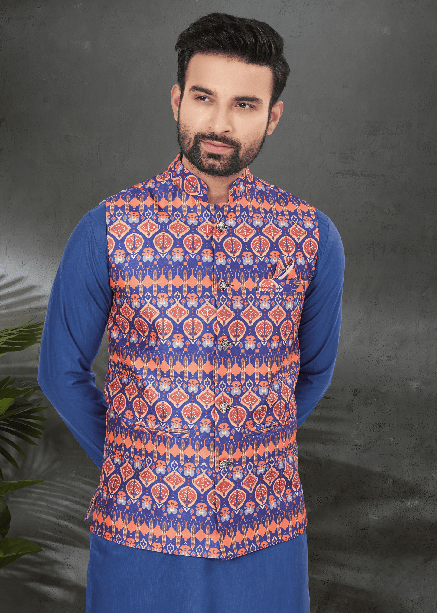 Ensemble Kurta bleu saphir coton épais avec veste Koti bleue et orange soie imprimé digitale