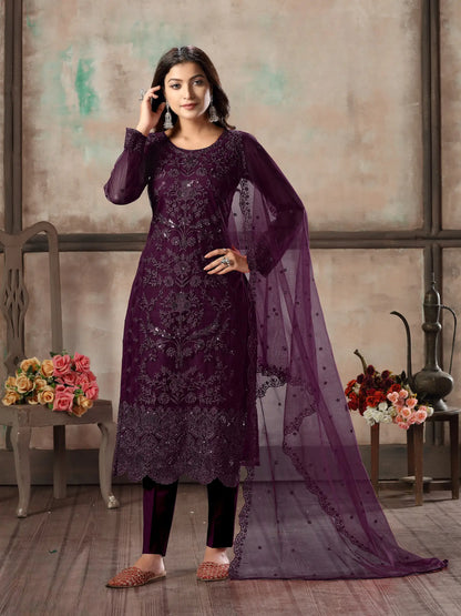 Ensemble Salwar en Filet Couleur Violet Raisin avec Broderie au Fil et Sequins