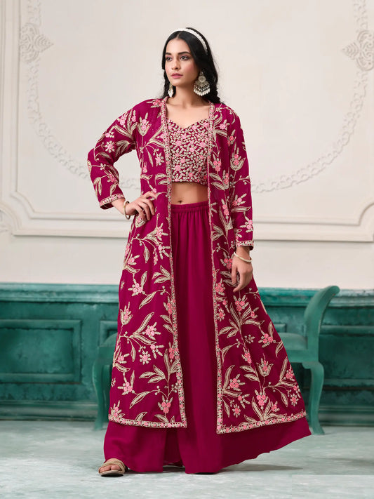 Dunkelrosa indo-westliches Georgette-Ensemble mit Fadenstickerei und Pailletten 