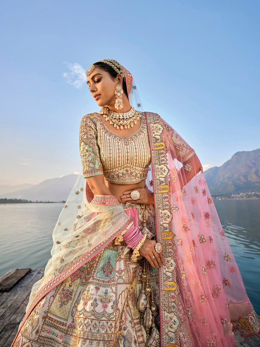 Eleganter rosa-grauer Braut-Lehenga mit Zarkan-Stickerei und Pailletten